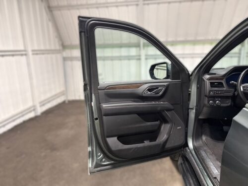2023 CHEVROLET Suburban - Image 14
