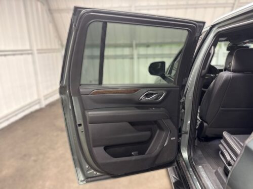 2023 CHEVROLET Suburban - Image 8