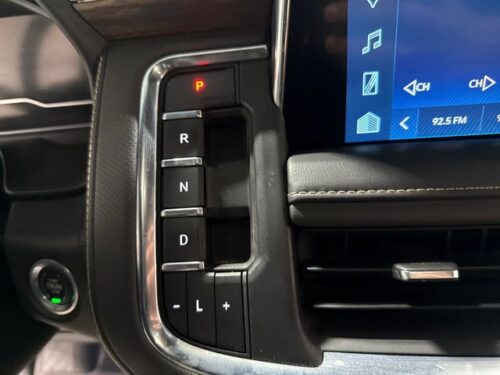 2023 CHEVROLET Suburban - Image 2