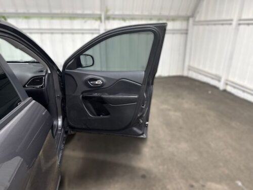 2019 JEEP Cherokee - Image 13