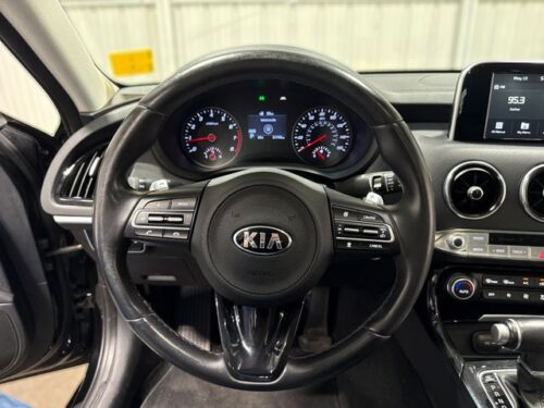 2018 KIA Stinger - Image 17