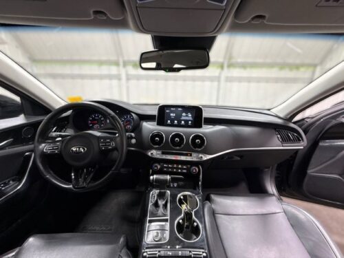2018 KIA Stinger - Image 4