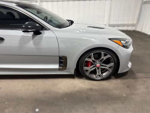 2021 KIA Stinger - Image 11