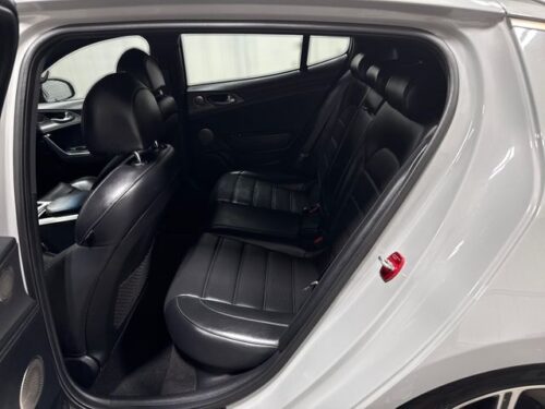 2021 KIA Stinger - Image 23