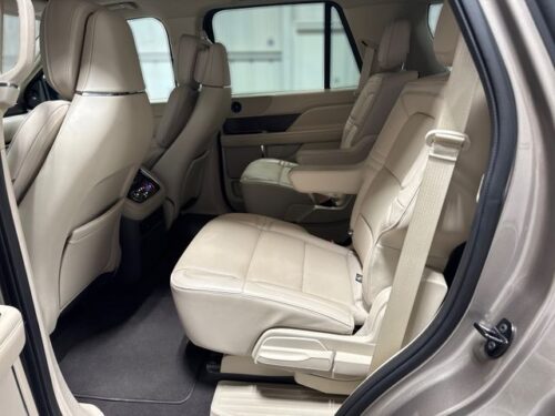 2019 LINCOLN Navigator - Image 24