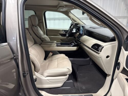 2019 LINCOLN Navigator - Image 14