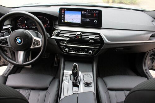 2023 BMW 530i - Image 30