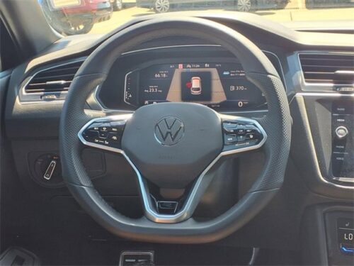 2024 VOLKSWAGEN Tiguan - Image 17