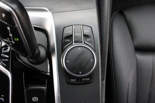 2023 BMW 530i - Image 25