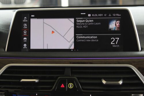 2021 BMW 740i - Image 21