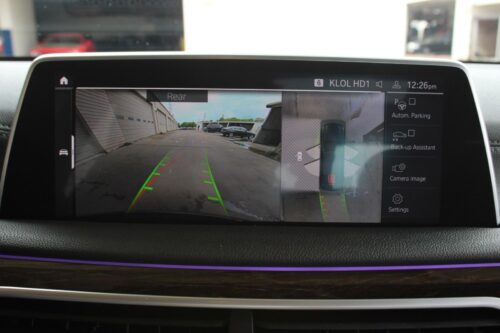 2021 BMW 740i - Image 20