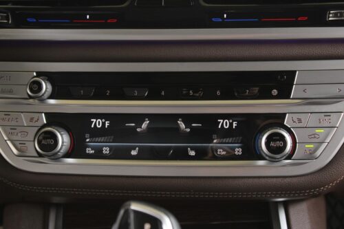 2021 BMW 740i - Image 19