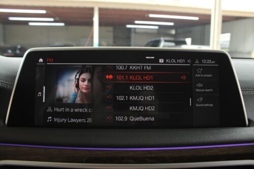2021 BMW 740i - Image 17