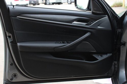 2023 BMW 530i - Image 17
