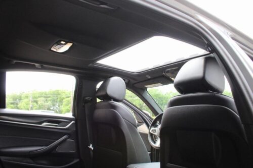 2023 BMW 530i - Image 12