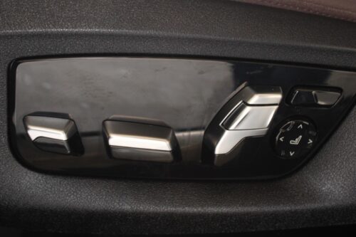 2021 BMW 740i - Image 7