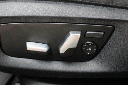 2023 BMW 530i - Image 9