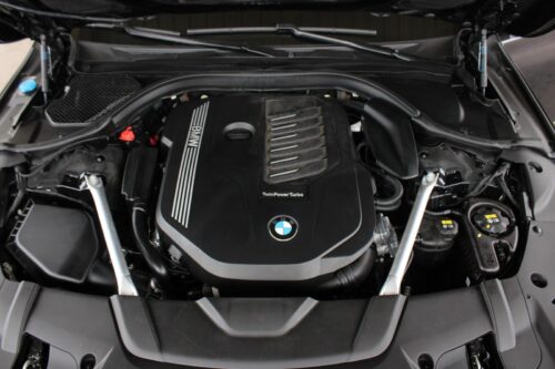 2021 BMW 740i - Image 3