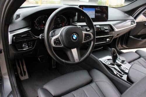 2023 BMW 530i - Image 34