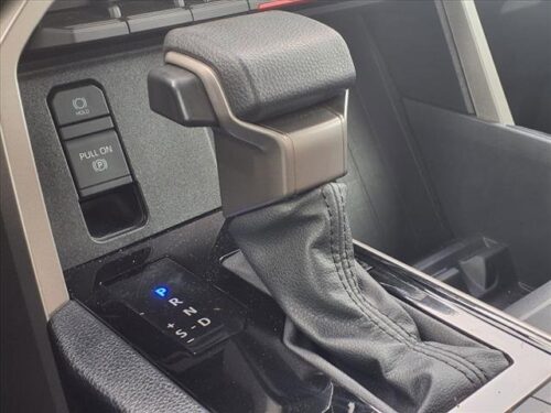 2023 TOYOTA Tundra - Image 6
