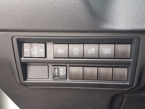 2023 TOYOTA Tundra - Image 4