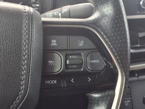 2023 TOYOTA Tundra - Image 3