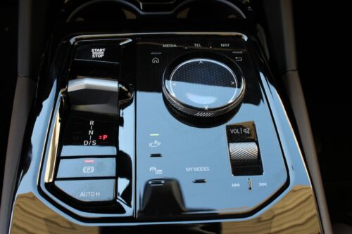 2024 BMW 530i - Image 18