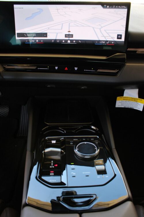 2024 BMW 530i - Image 17