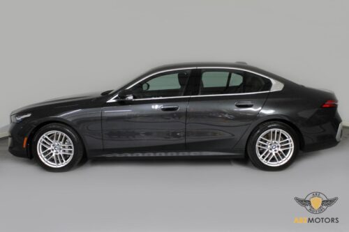 2024 BMW 530i - Image 31
