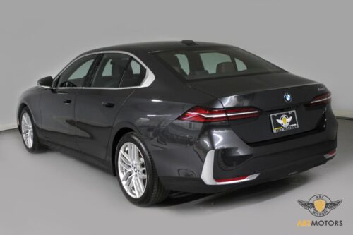 2024 BMW 530i - Image 29