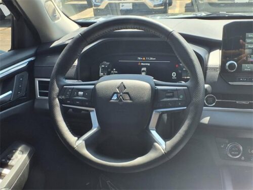 2024 MITSUBISHI Outlander - Image 17