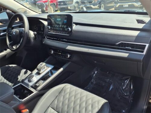 2024 MITSUBISHI Outlander - Image 11