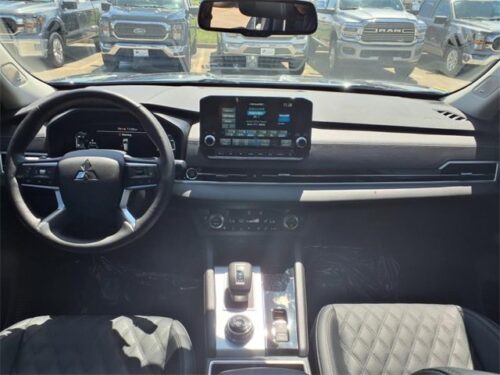 2024 MITSUBISHI Outlander - Image 29