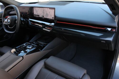 2024 BMW 530i - Image 24