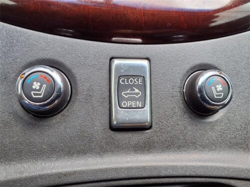 2013 INFINITI G37 - Image 19