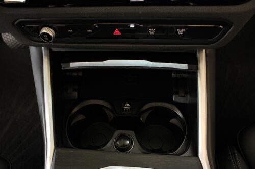 2024 BMW 330i - Image 23