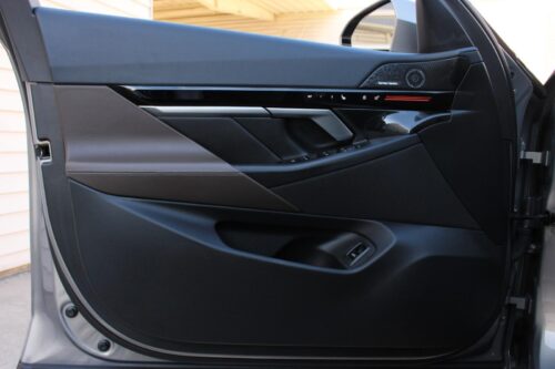 2024 BMW 530i - Image 11