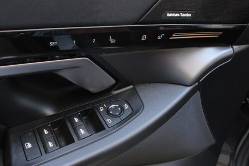 2024 BMW 530i - Image 9