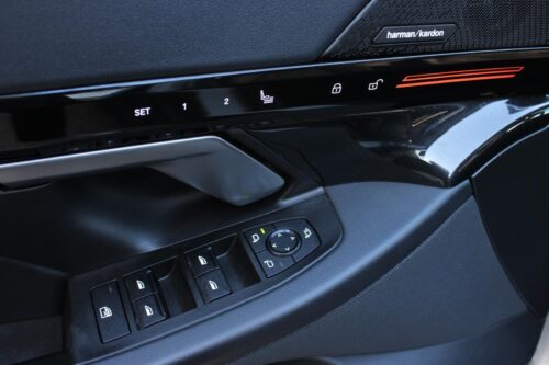 2024 BMW 530i - Image 9