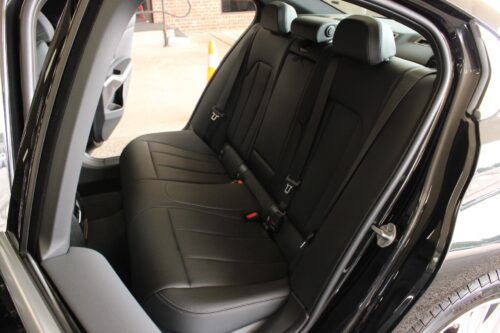 2024 BMW 330i - Image 11