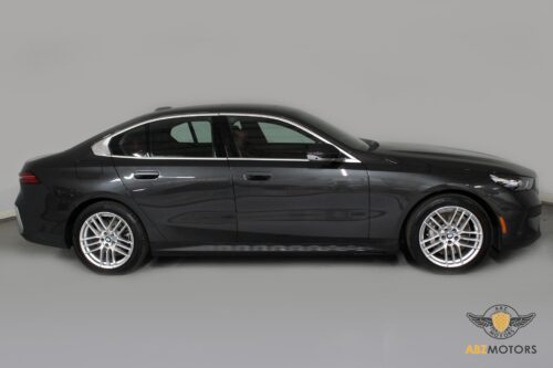 2024 BMW 530i - Image 31