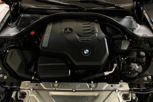 2024 BMW 330i - Image 4