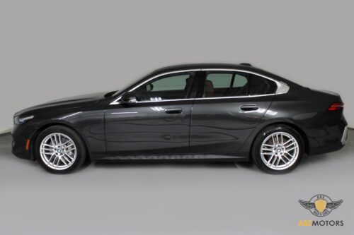 2024 BMW 530i - Image 30