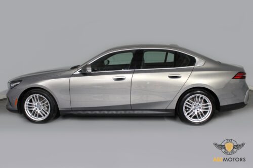 2024 BMW 530i - Image 30