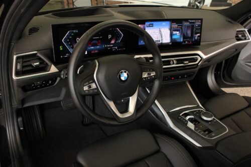 2024 BMW 330i - Image 32