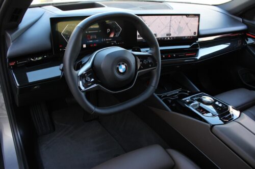 2024 BMW 530i - Image 27