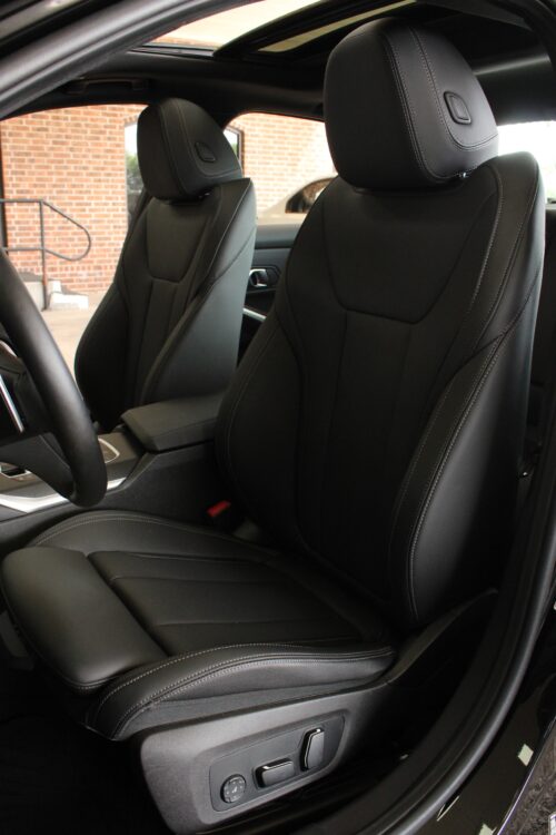 2024 BMW 330i - Image 31