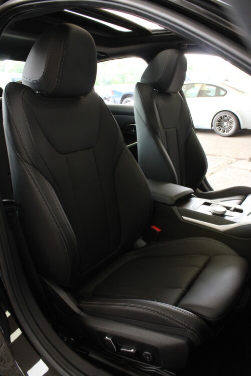 2024 BMW 330i - Image 30