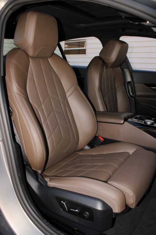 2024 BMW 530i - Image 25