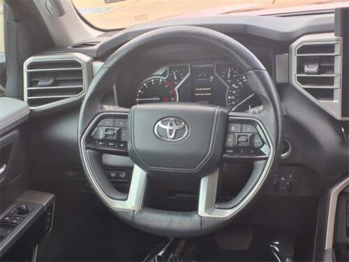 2022 TOYOTA Tundra - Image 17